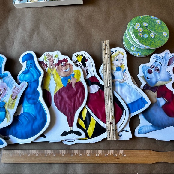 Lot of Alice in wonderland party decor and costume pieces made hatter, queen - Picture 4 of 16